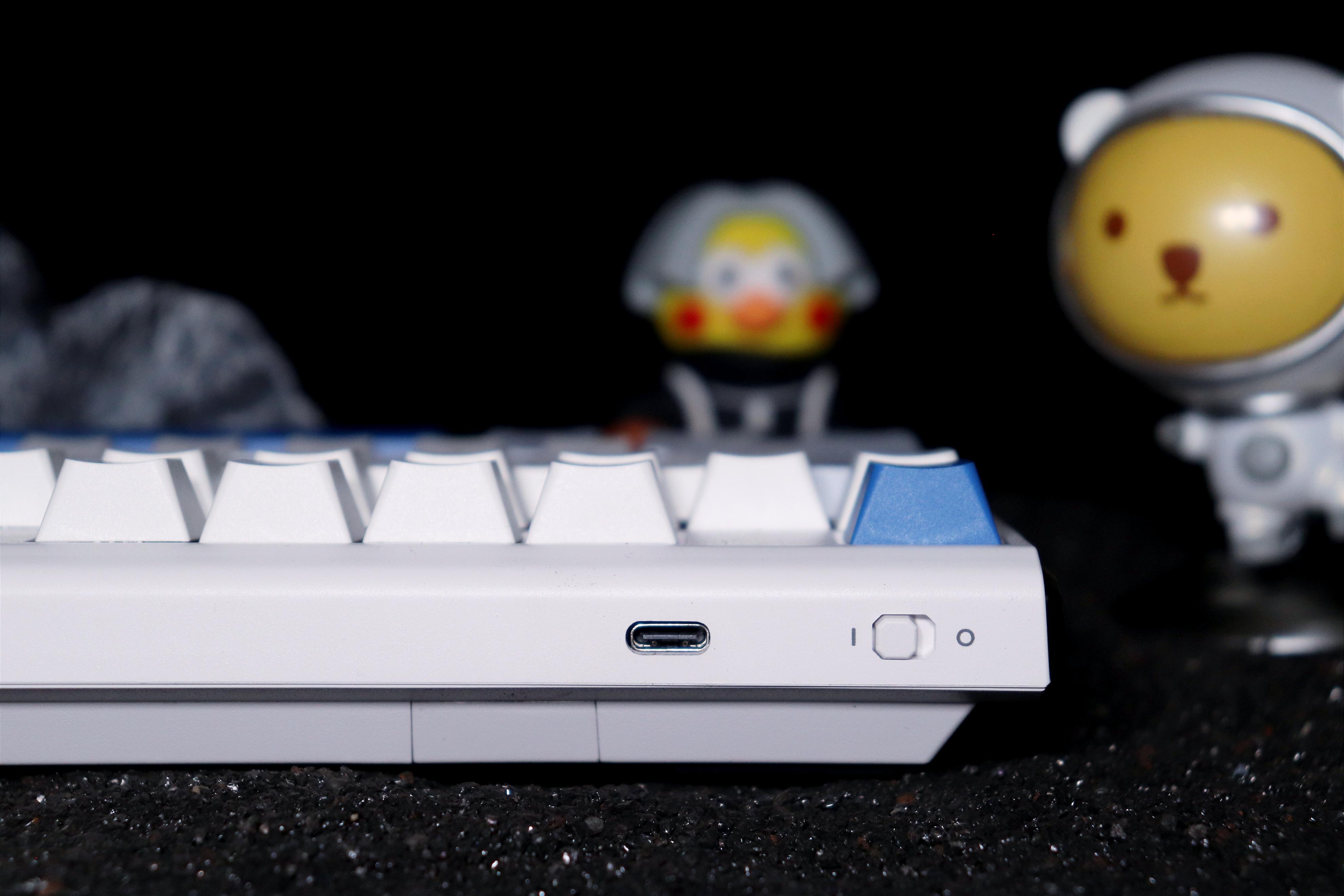 杜伽白泽机械键盘评测,杜伽K610W无线机械键盘