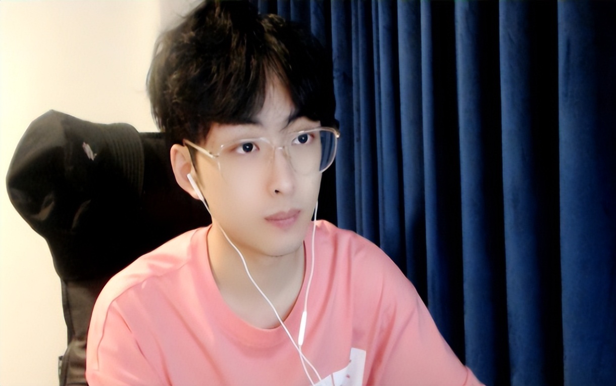 赖神老夫子单挑国服老夫子出装,赖神老夫子和老夫子单挑输过吗