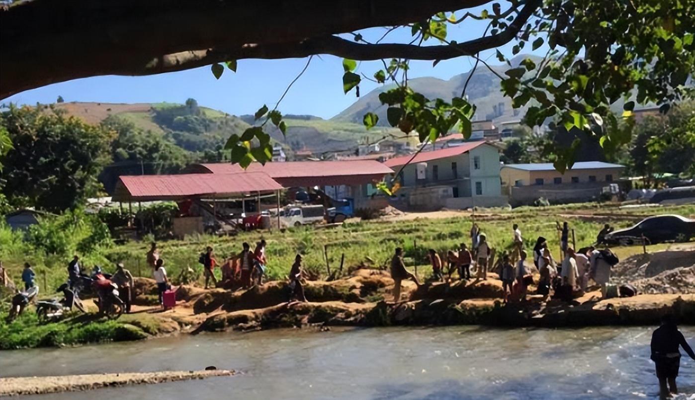 难民涌入云南德宏边境视频,德宏边境缅甸难民