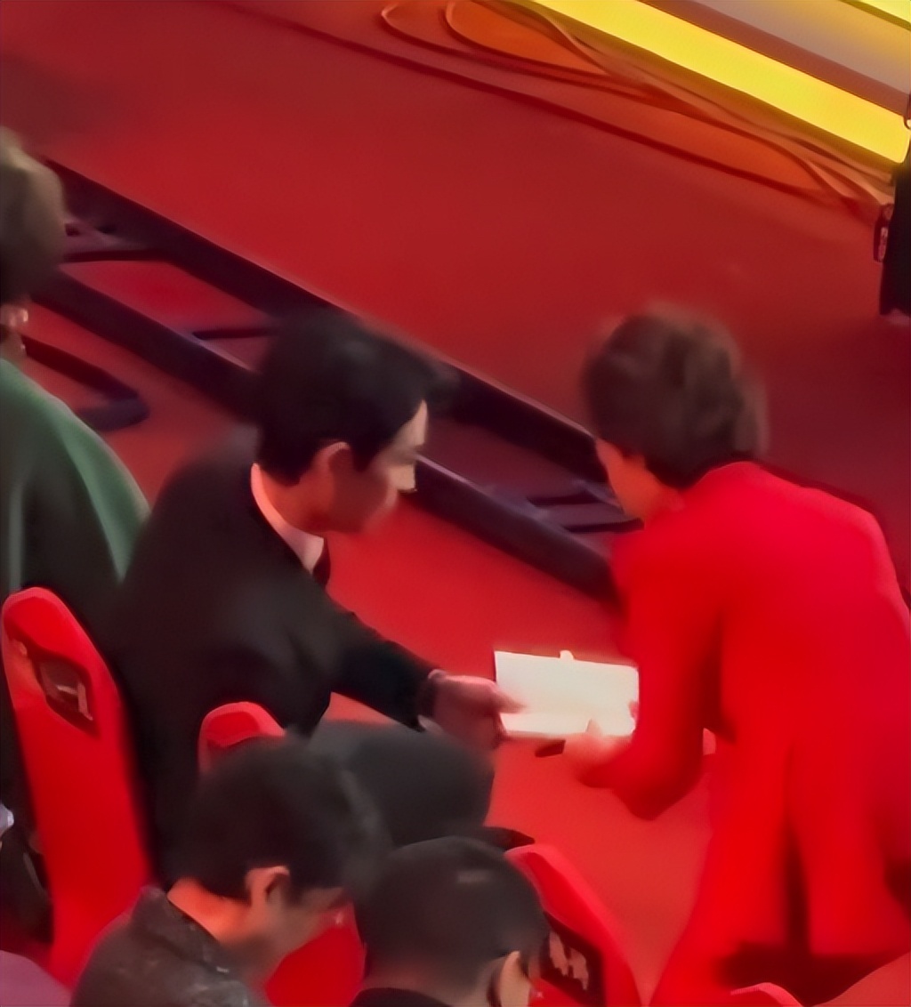 海霞谈朱一龙,朱一龙海霞在哪个晚会上