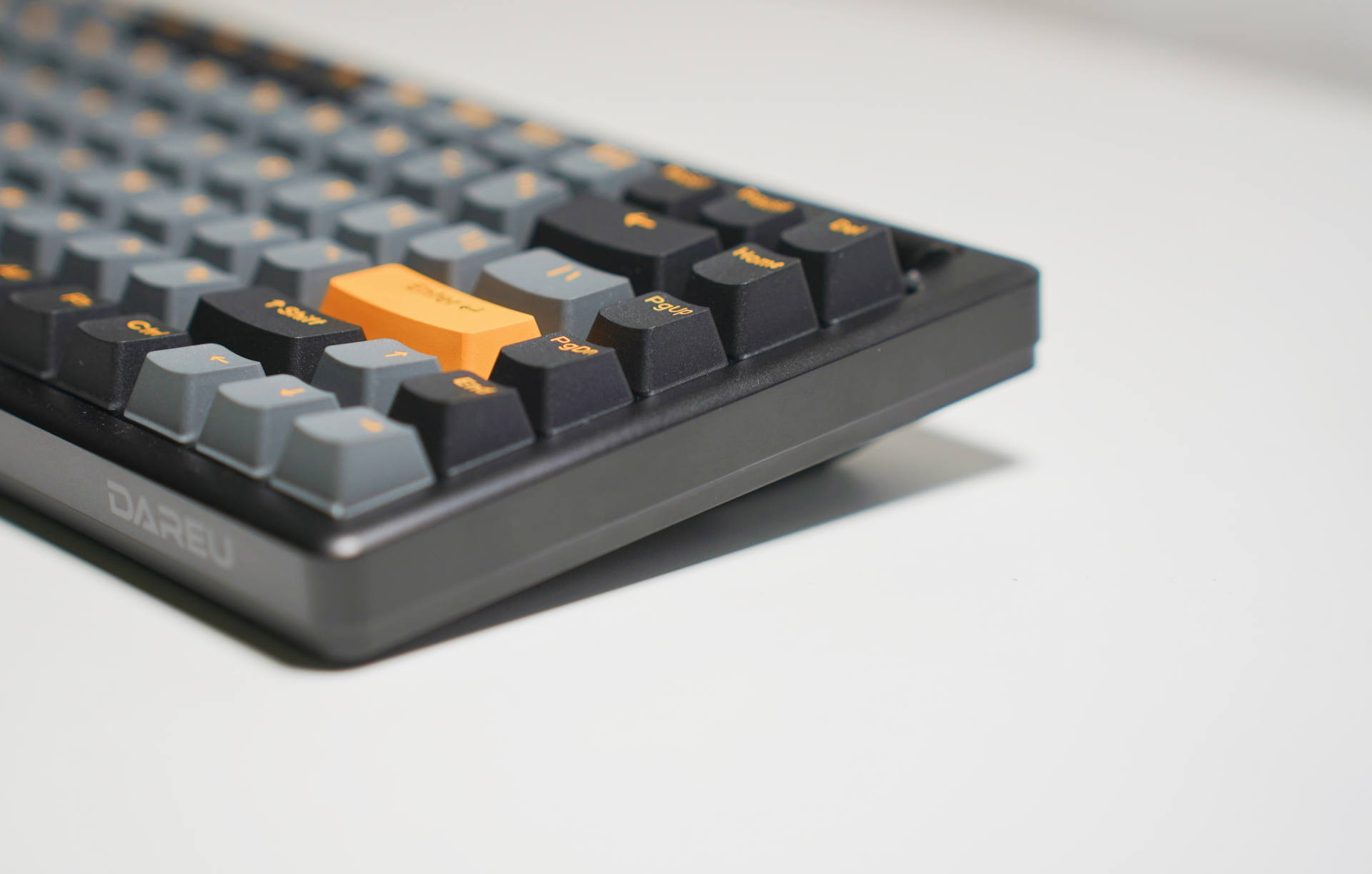 达尔优a84pro顶级外设,达尔优a84pro透明键帽测评