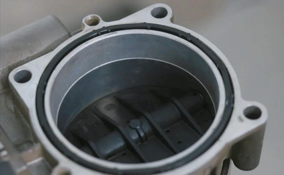 老款宝马730改新款全过程,12年40万公里宝马730翻新