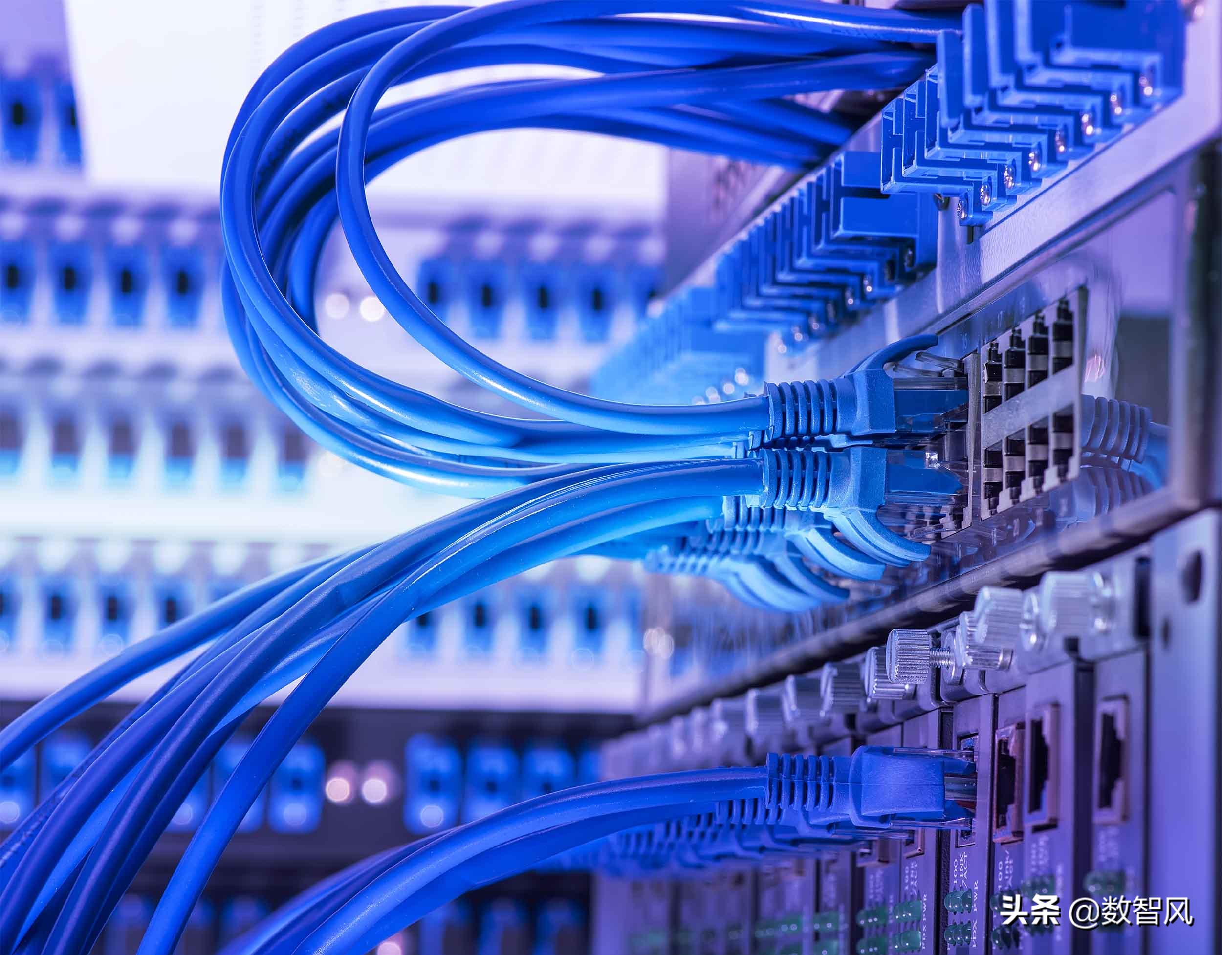 通过光纤宽带接入互联网,光路由直连宽带