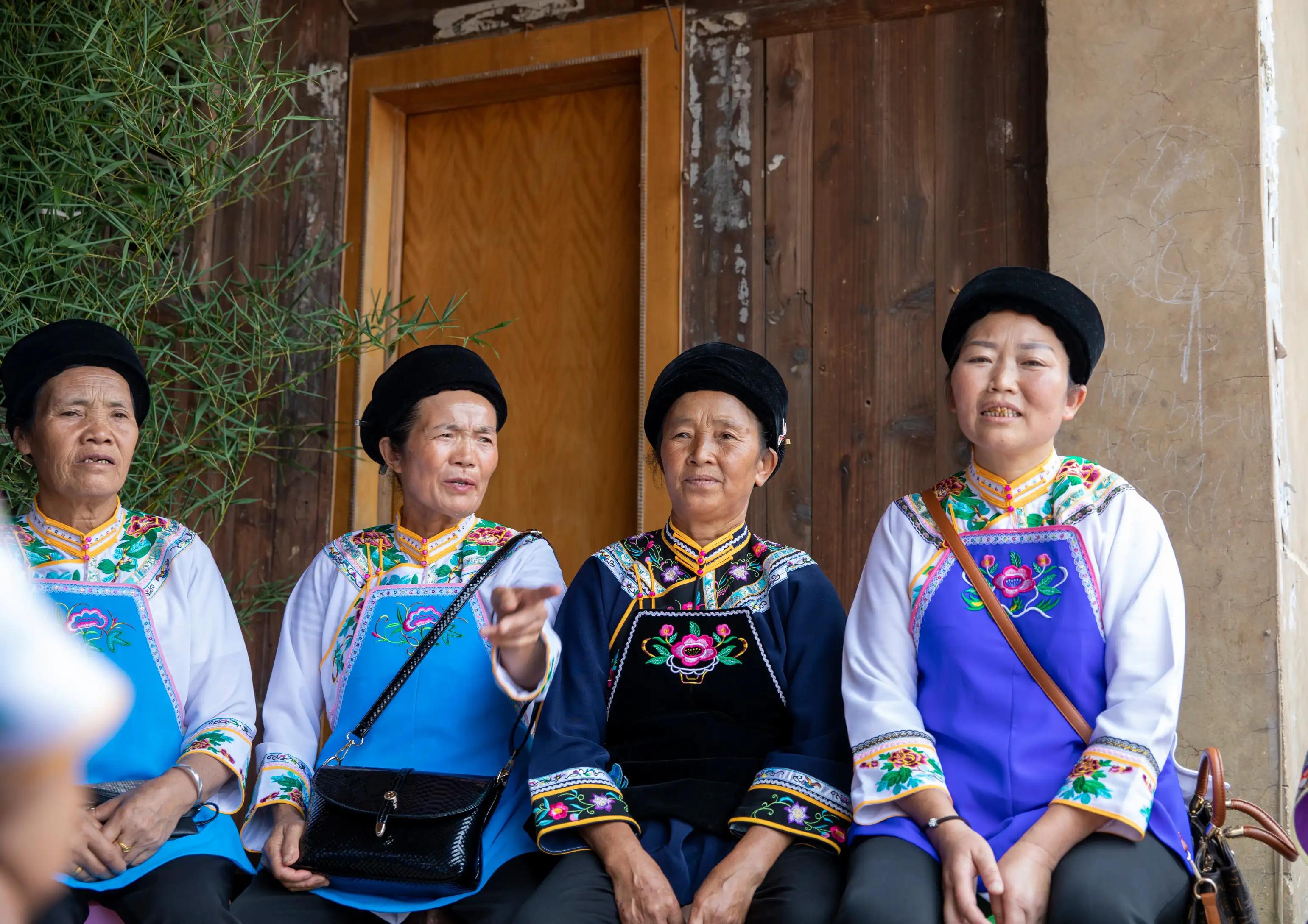 五十六个民族服饰视频,五十六个民族服饰完整版