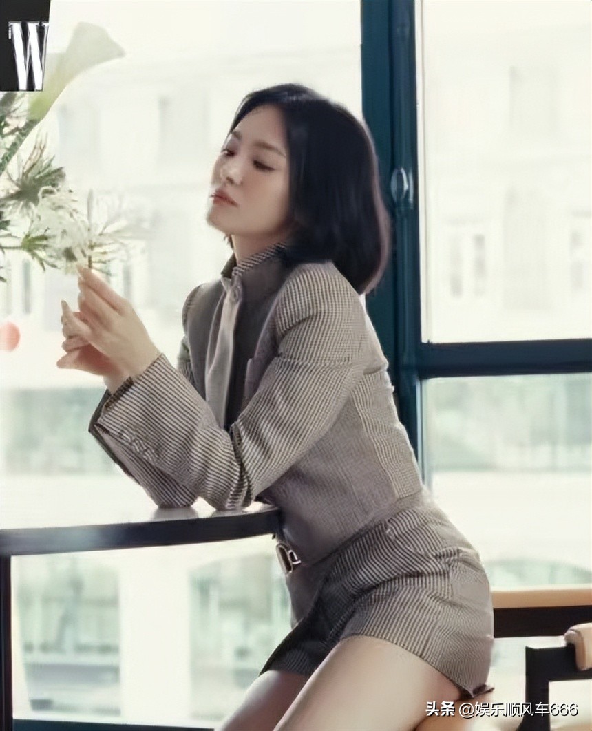 宋慧乔时装周造型梦回步步高,宋慧乔秀场气质出众