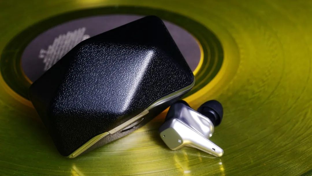 hifiman天鹅蓝牙耳机对比,三款hifiman天鹅蓝牙耳机测评