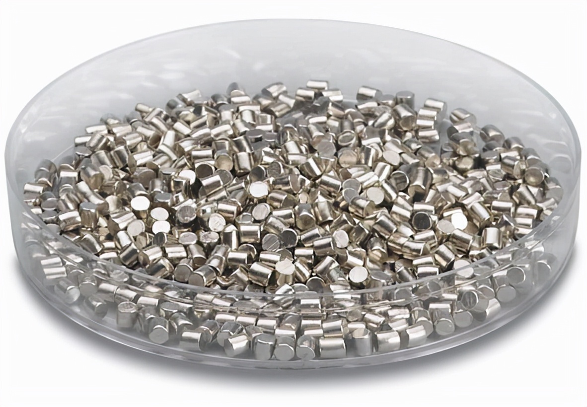 尴尬！制裁后大众、宝马等车企部分停产，2种关键材料被俄掌控