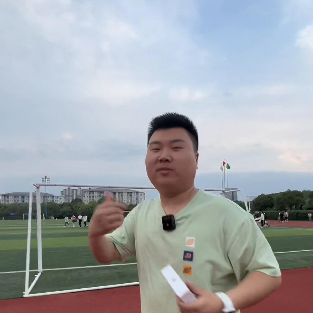 女友先放一边,男人应该以事业为重~学弟成功登岛!!...