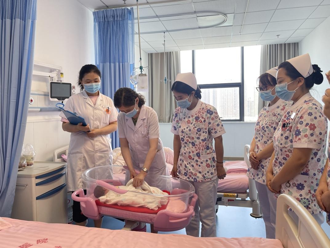 *藏西**民族大学附属医院妇产科“最美天使”——文雪梅