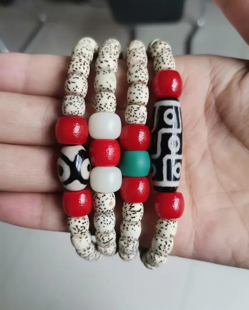 晒晒我的翡翠手串,晒晒我的天珠手串