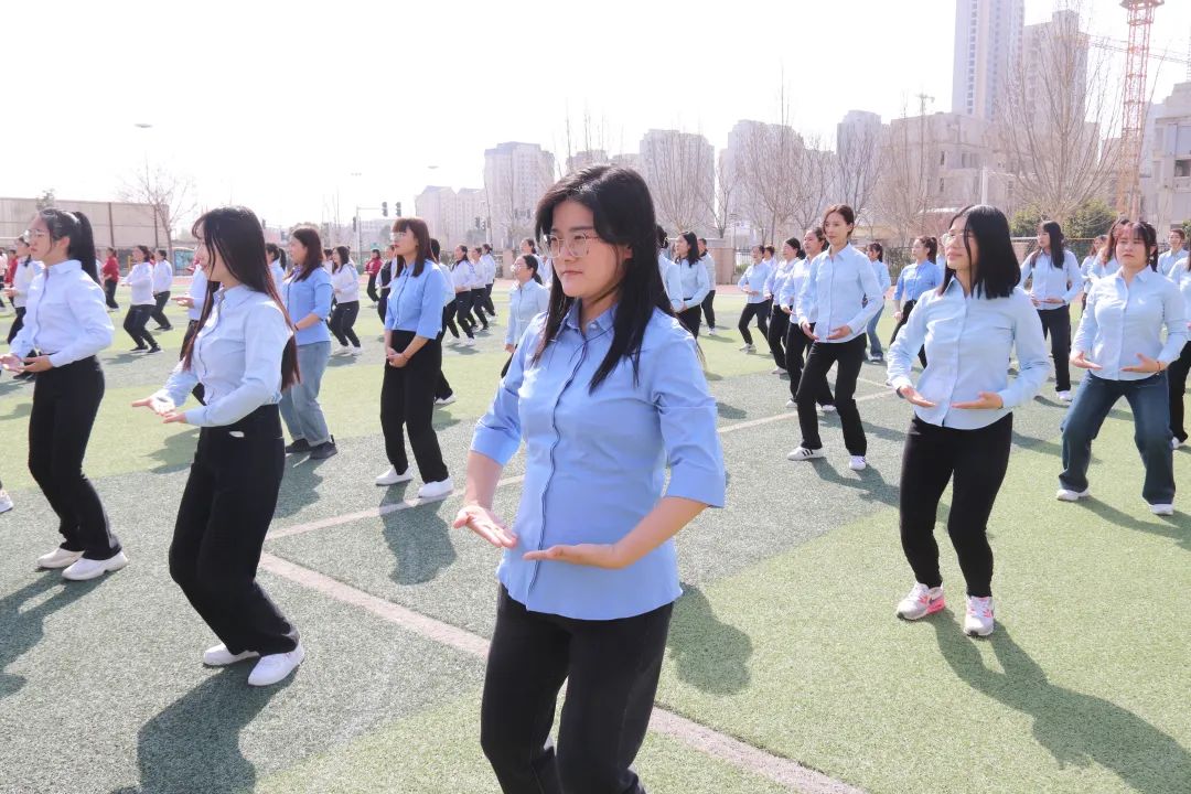 趣味运动会，精彩半边天——惠济区江山路中心学校举行三八节活动