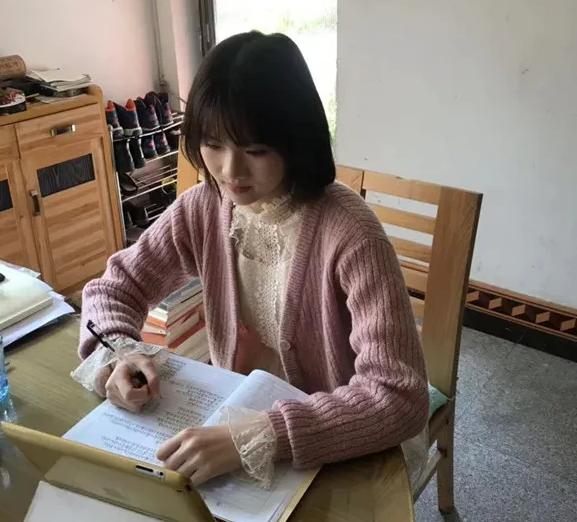 飞行员巾帼不让须眉,巾帼不让须眉女战斗机飞行员