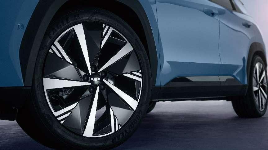 试驾吉利博越l2023款最高配,吉利博越l2023款燃油版2.0t试驾