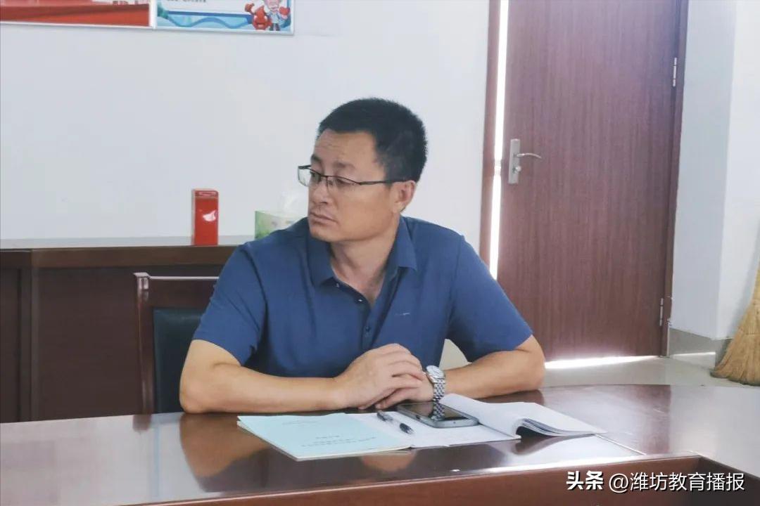 未来已来时不我待——潍坊峡山二中举行学科主任培训会