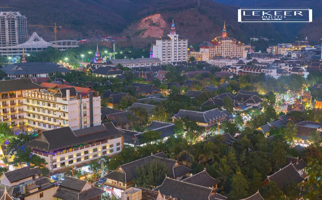 骂版纳是因为你没走出告庄玩版纳跟着小姐姐们走你才晓得味道