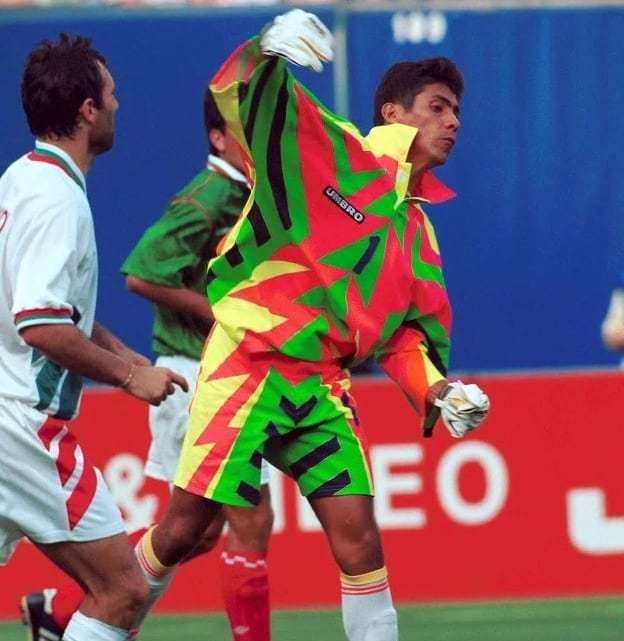 飞越沧海的蝴蝶原文,飞越沧海的花蝴蝶坎波斯