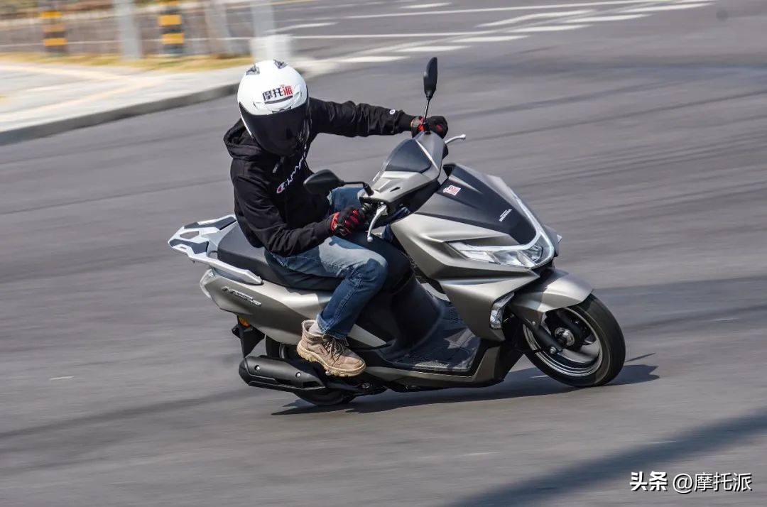 五羊本田ncr125与裂行星际版对比,五羊本田ncr125和豪爵翼爽afr125