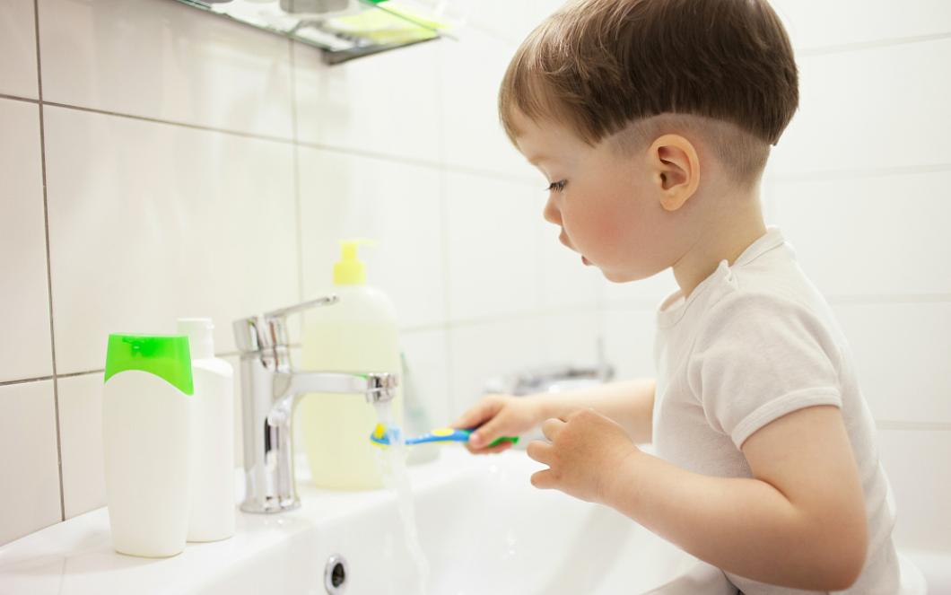 usmile电动牙刷和飞利浦电动牙刷,贝医生电动牙刷和小米电动牙刷