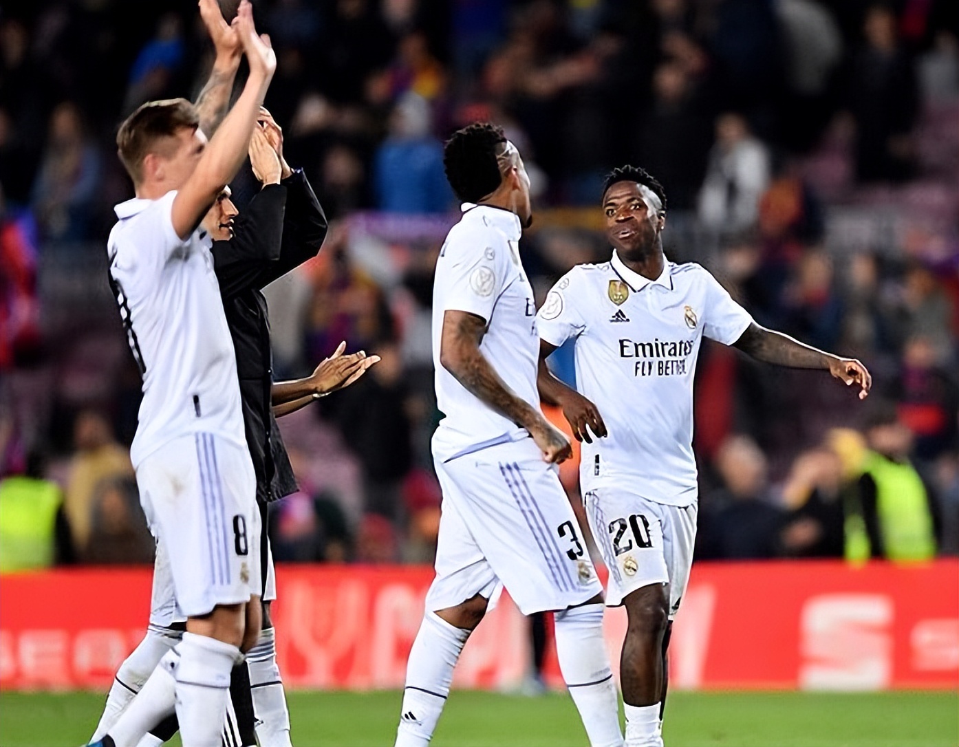 巴萨0-4落败大巴黎之后的逆转,巴萨4年来首次遭遇西甲两连败