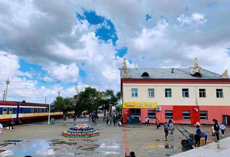 蒙古国靠近中国省市区,蒙古国靠近中国的城市