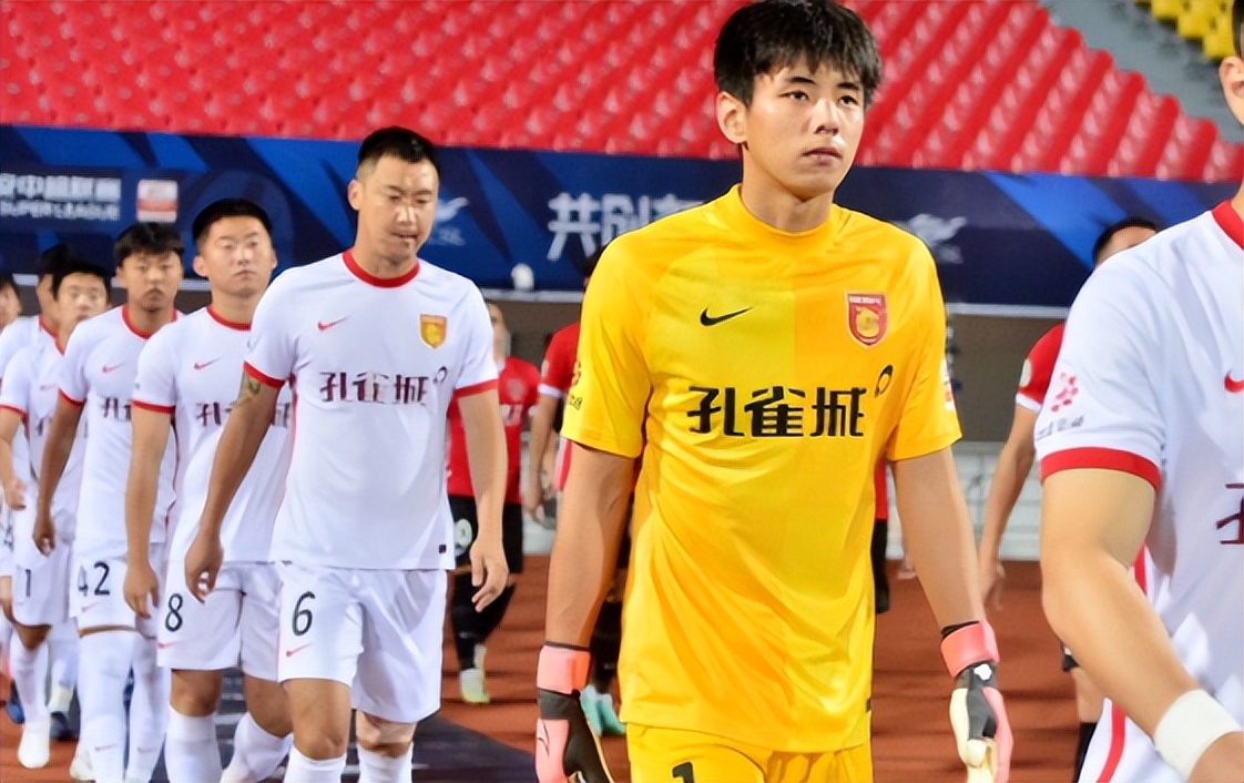 撞脸明星的李现,撞脸李现的足球小将