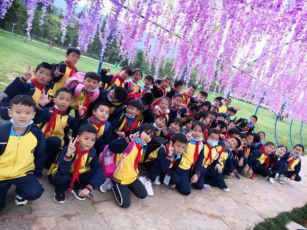 与书相伴与智慧同行,与书相伴静静地享受这段时光