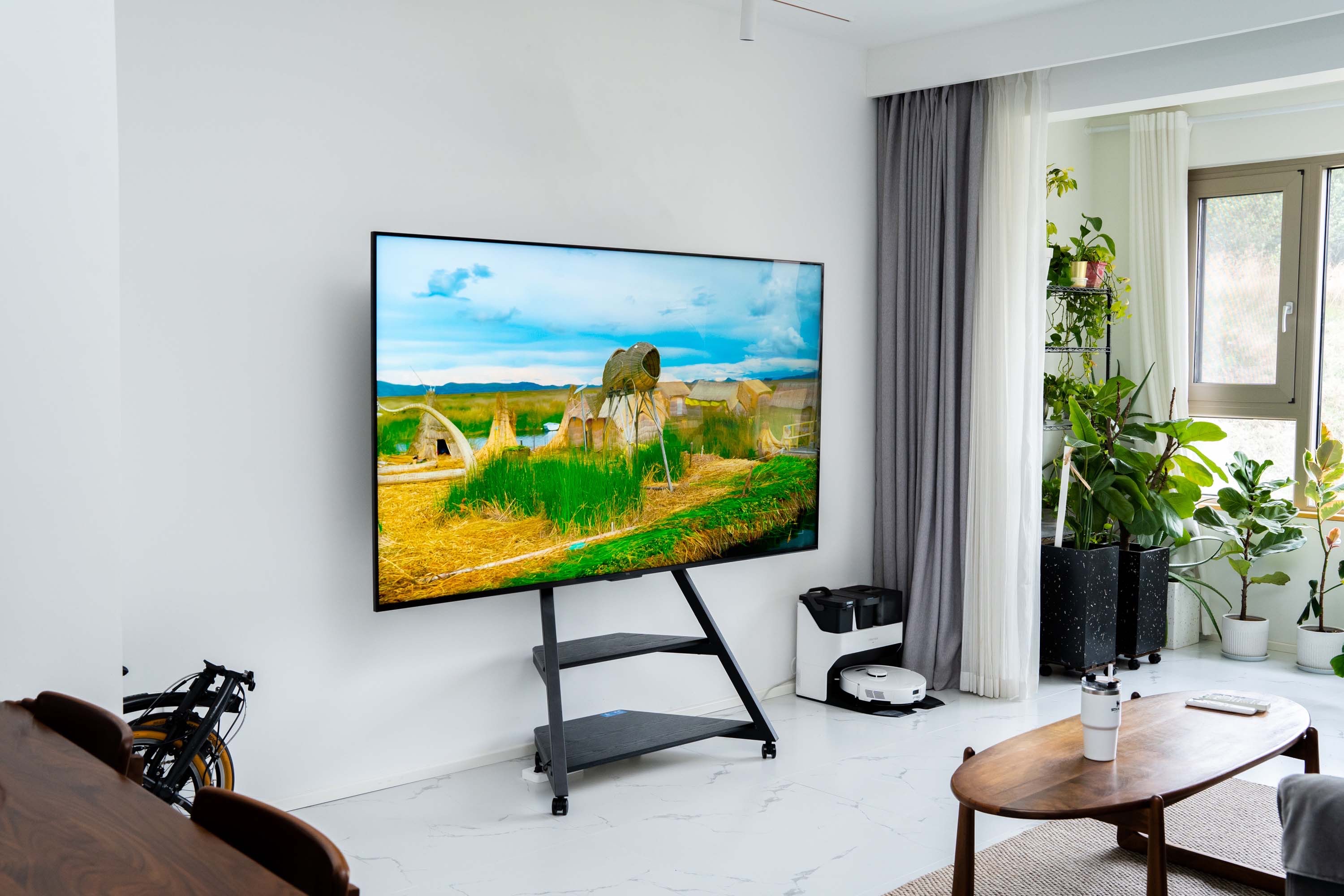 客厅要不要装电视机支架,客厅嵌入式电视支架选择