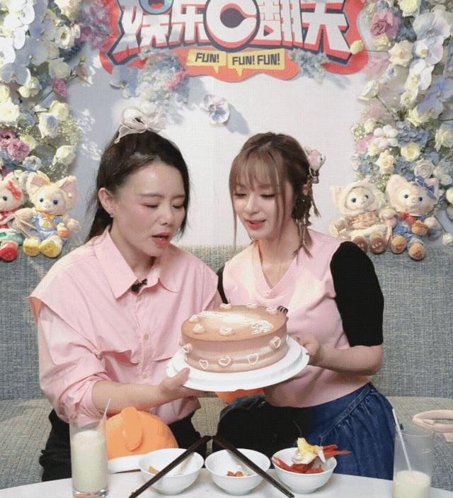 琳芽之旅大火，直播时汪东城凤凰传奇杜华争当榜一，顶压力唱青鸟