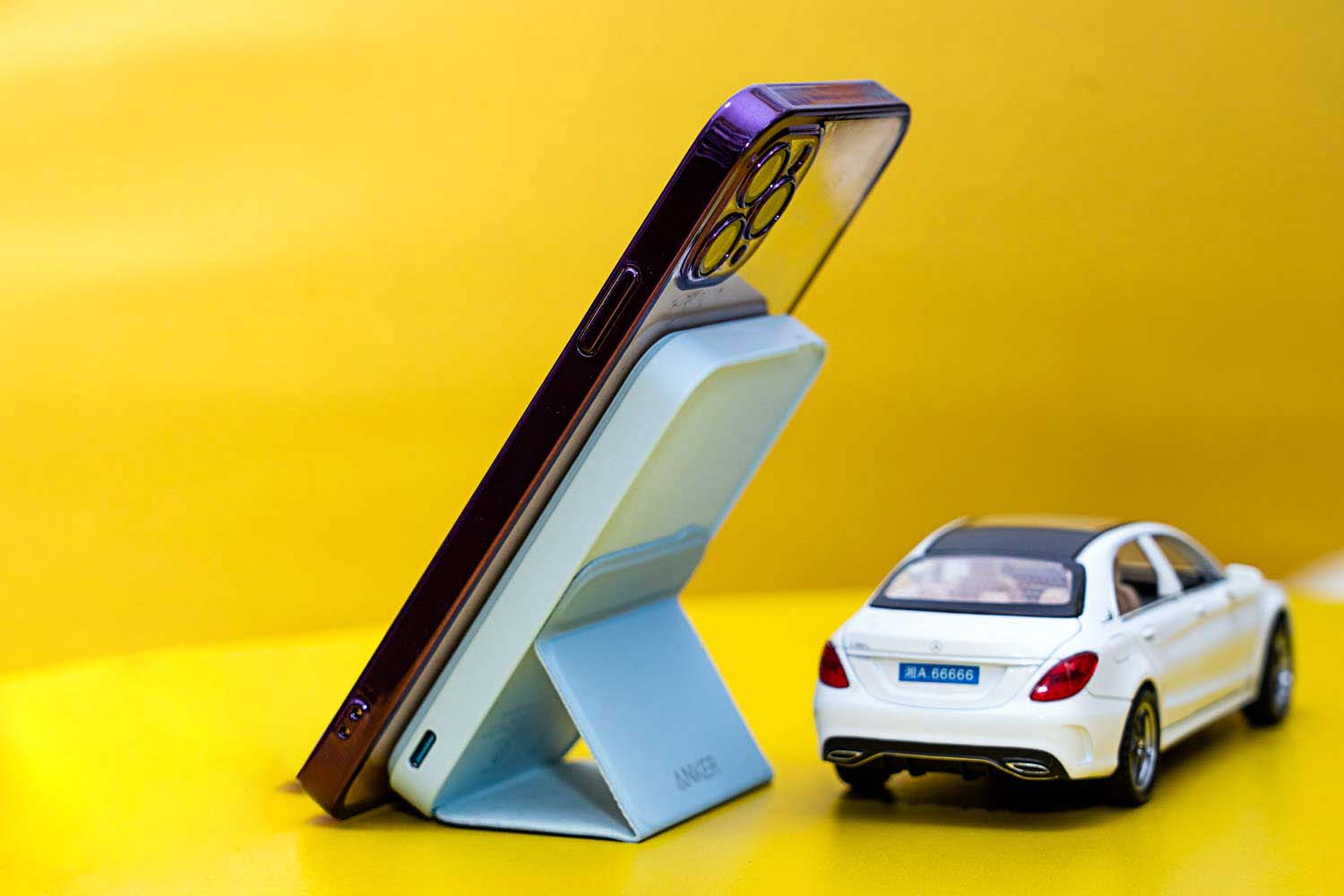 安克桌面无线充电器支架,安克最新磁吸式充电宝