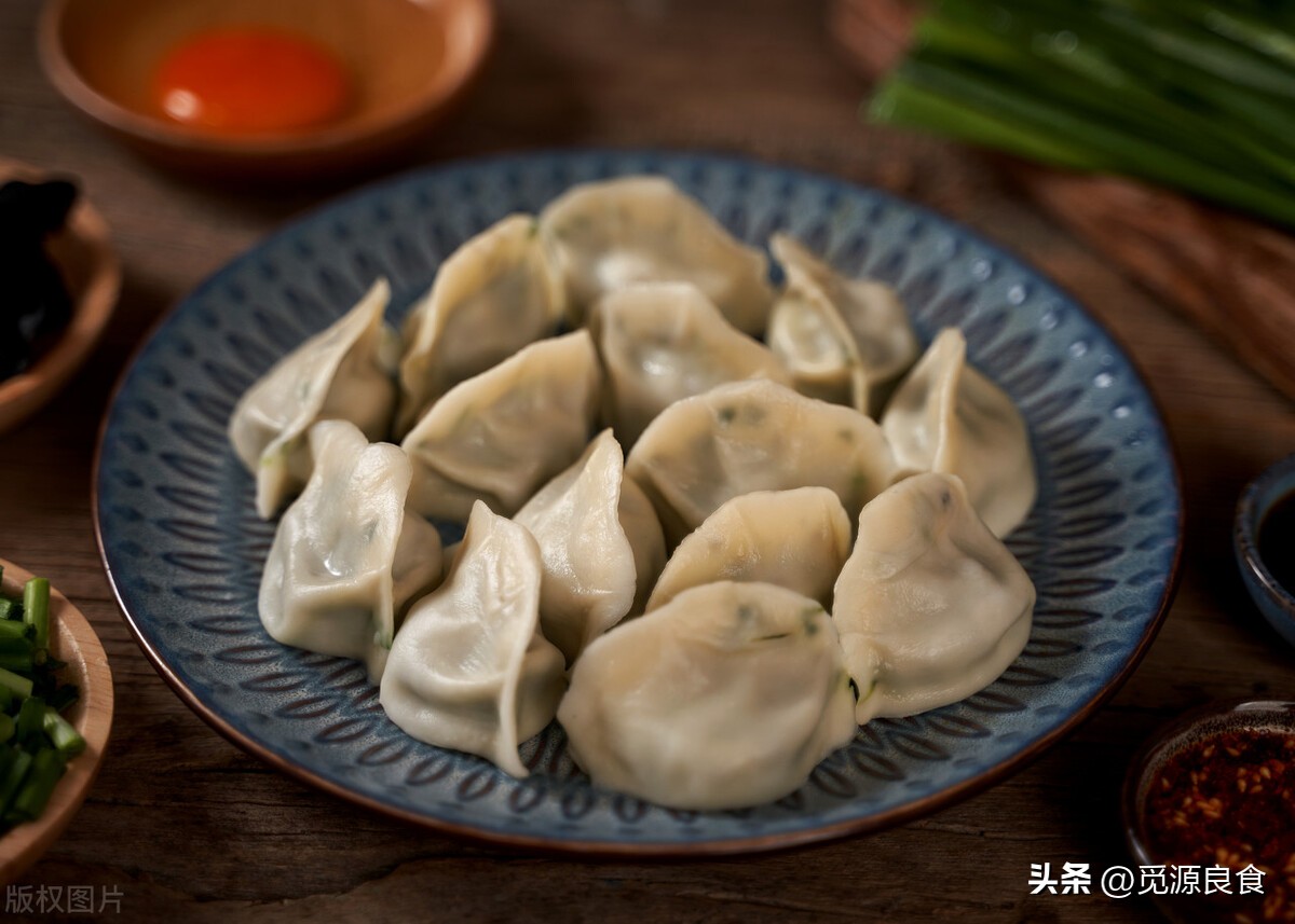 韭菜拌馅如何让韭菜不烧心,调韭菜饺子韭菜放盐不