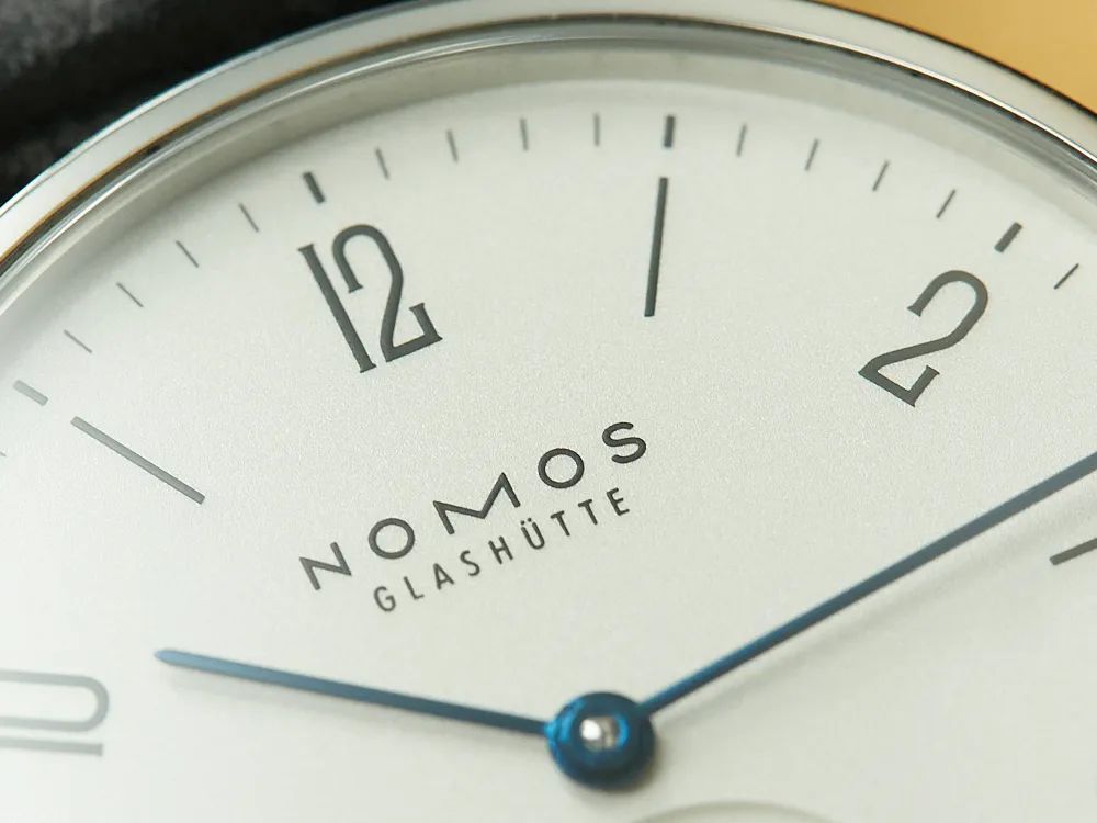 1万多逃不过的选择!这块表的设计就突出一个极简美