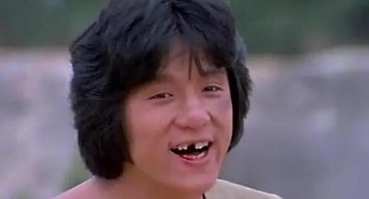 7次断手、全身100多针、大小便*禁失**，这些武打明星让人动容