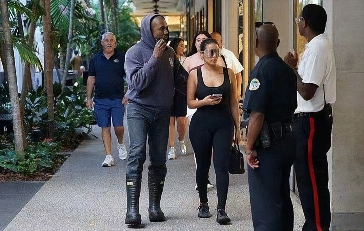 戴安娜、凯特、泫雅、坎爷都在穿！只要7000块，就能收获同款洋气