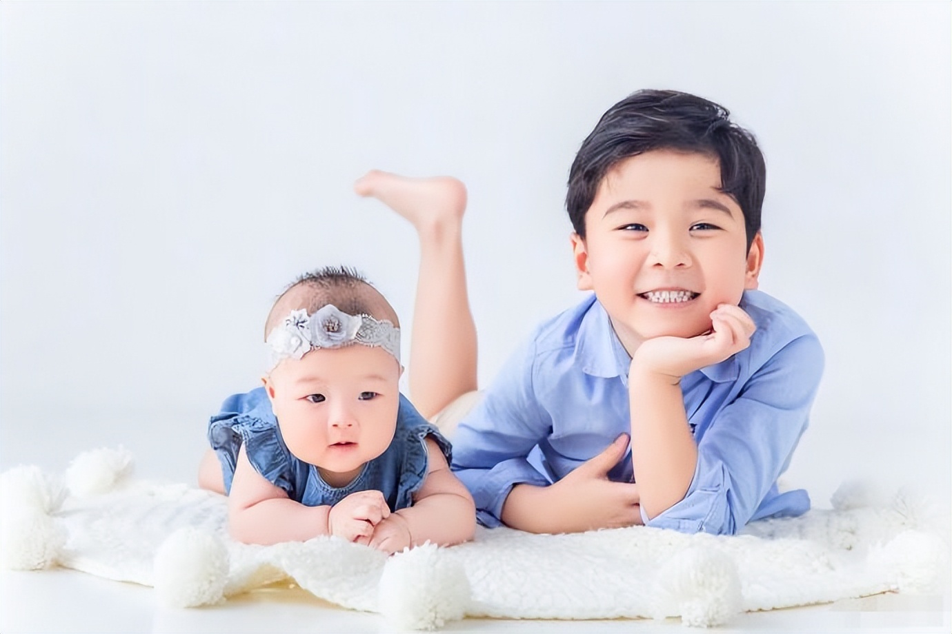 央视女主持人胡蝶有整容吗,主播胡蝶几岁嫁陆川