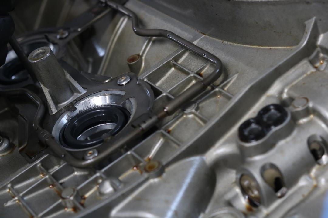 皇冠3.0经典老车翻新复活视频,13代皇冠全车翻新泉州地区