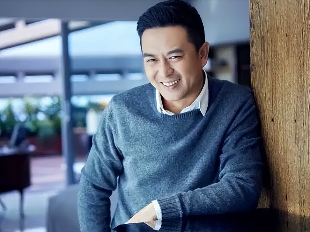 有种帅叫“中年大叔”！这6位大牌男星，越老越有男人味