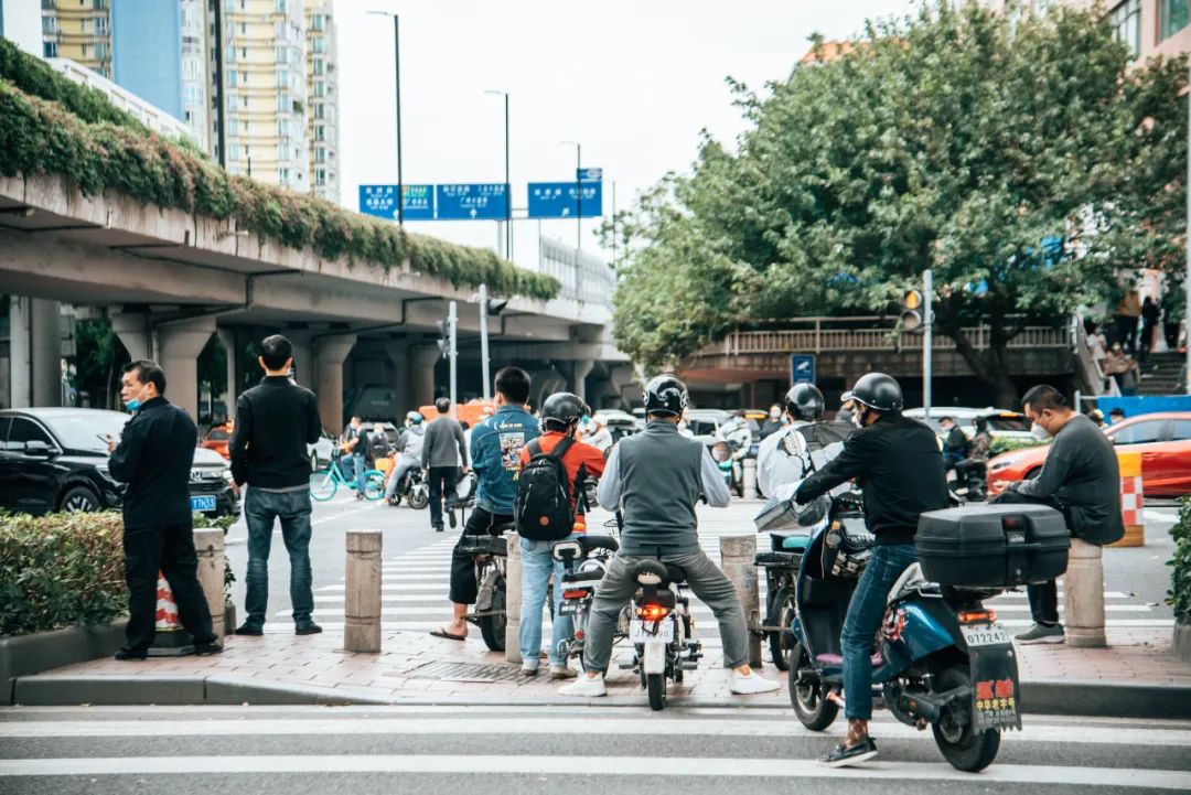 广州“解封”后：市民四处找核酸点，司机怕遇阳不接海珠区乘客