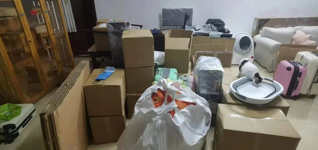 疫情下,深圳人搬家有多难:搬前被封控,两头交房租