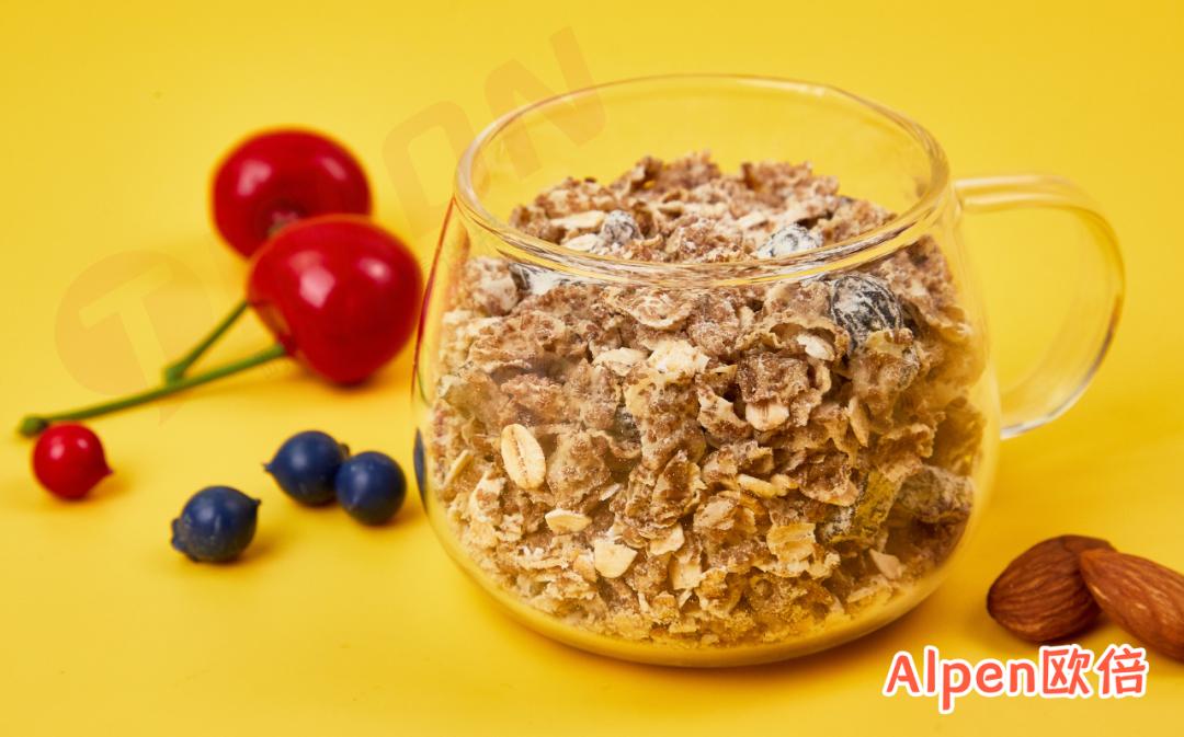 欧扎克和王饱饱榛子黑巧麦片测评 (王饱饱欧扎克麦片测评)