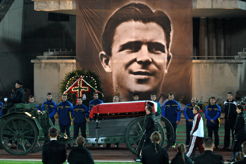 历史上世界杯排名最大的两支球队,世界杯历史上的三大冷门球队排名