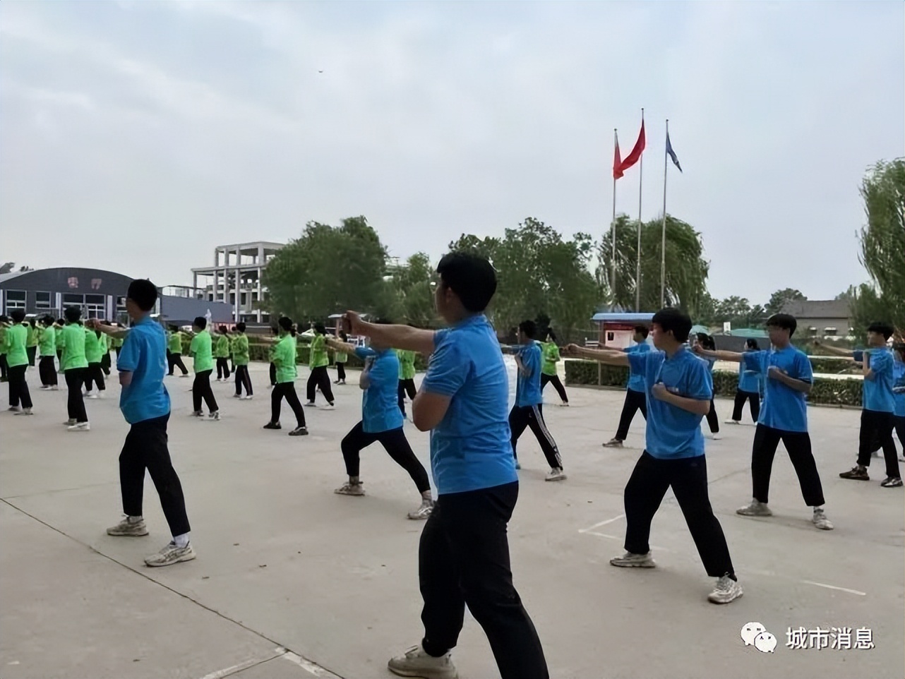 立中华十德树时代新人——临汾新博学十德教育论坛隆重召开