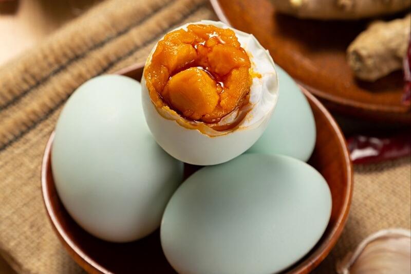 腌咸鸭蛋用盐水泡的方法,腌咸鸭蛋不出油的技巧