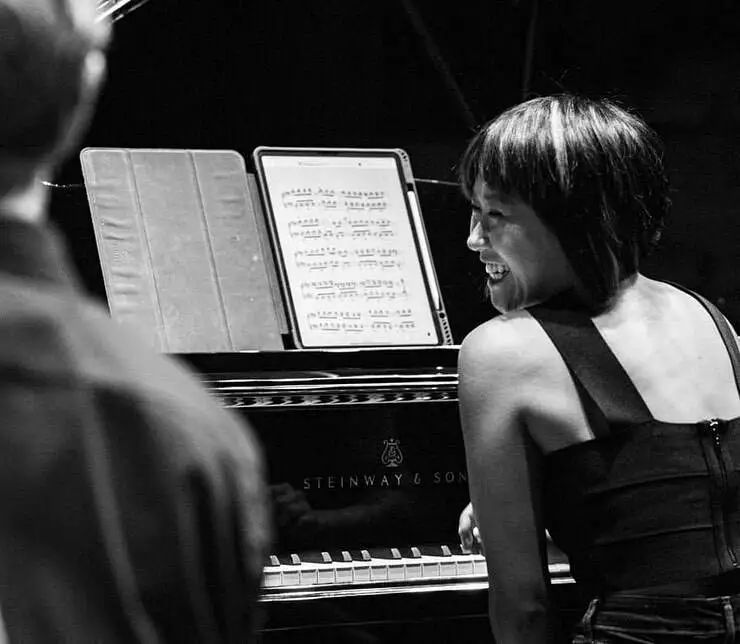 中国钢琴女魔王穿短裙演奏被嘲不雅？！霸气回怼：我只是在做自己