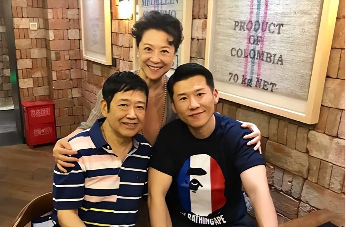 演员王骁与王馥荔,演员王骁是王馥荔的亲生儿子吗