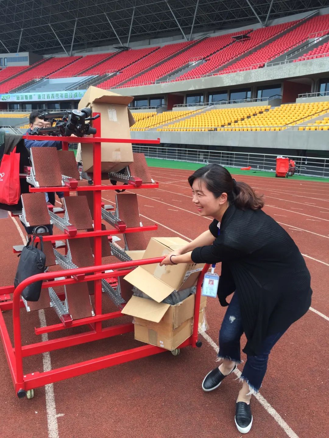 星光不负追梦人下一句,星光不负追梦人全文