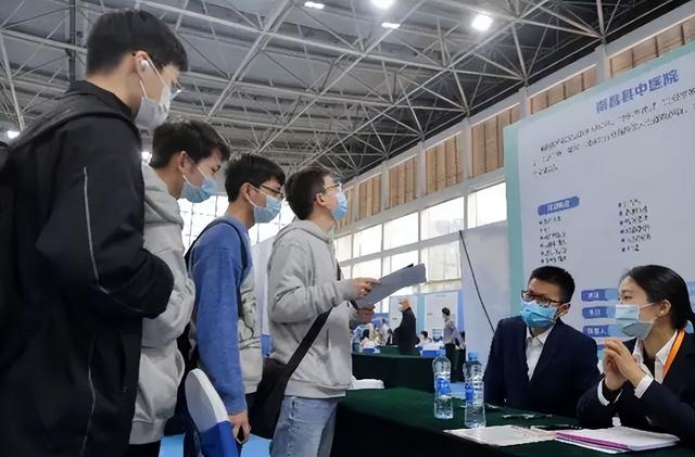 95后女孩从设计院辞职当保安,95后女生放弃高薪