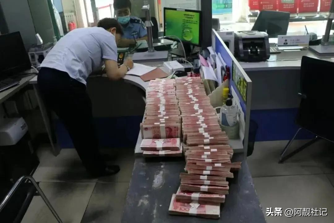 90后夫妻：淫秽视频售卖与贩卖色情云盘，哪个牢饭吃得久？