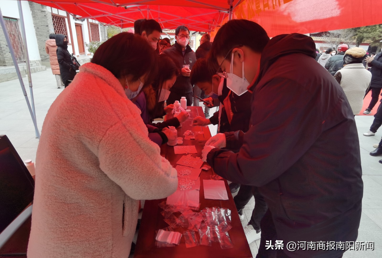 送医送药送健康惠民义诊暖人心,送温暖妇幼义诊活动