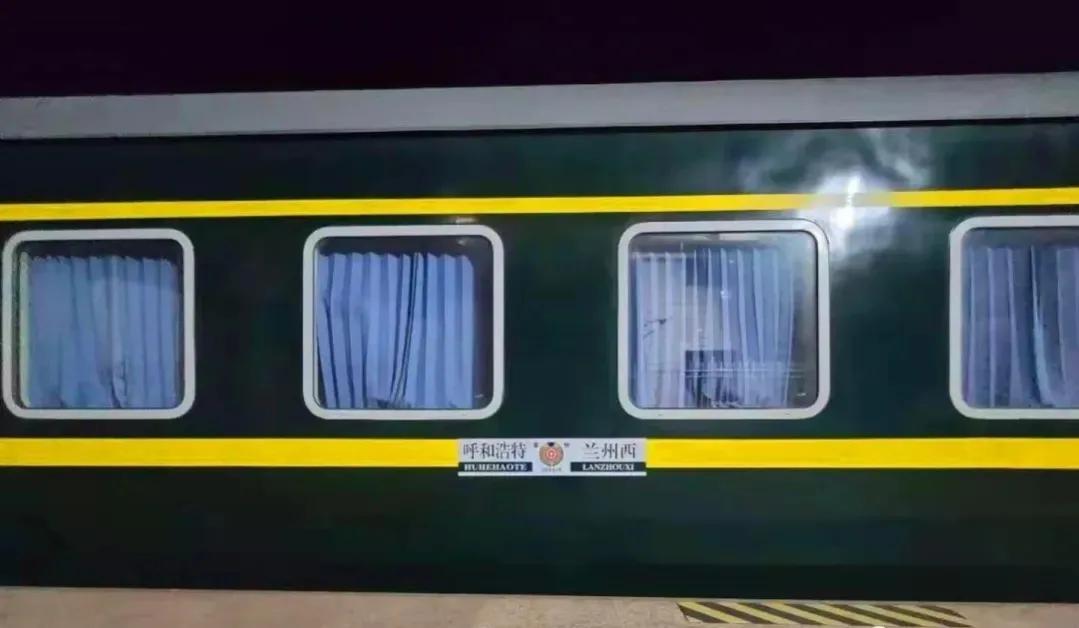 火车厕所里的粪便最后去了哪里,火车上面的粪便都跑哪里去了