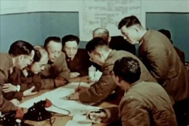 牛顿爱因斯坦神童,爱因斯坦牛顿两位超级天才